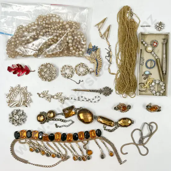Small Collection Vintage Costume Jewellery