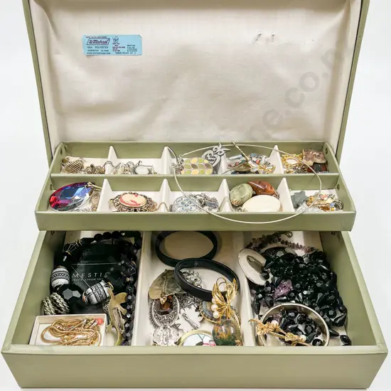 Vintage Jewel with Costume Jewellery and Earrings