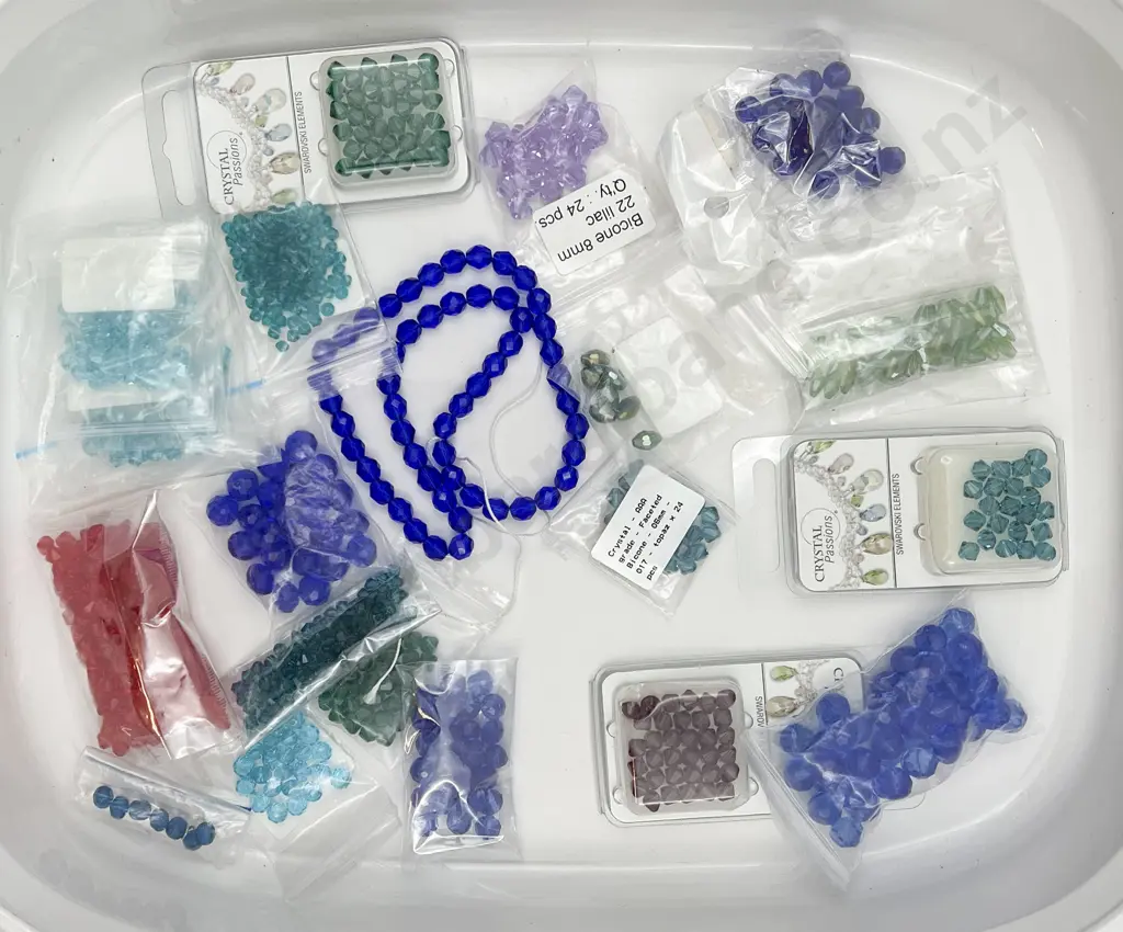 Quantity Various Coloured Crystal & Other Beads Image 1++
