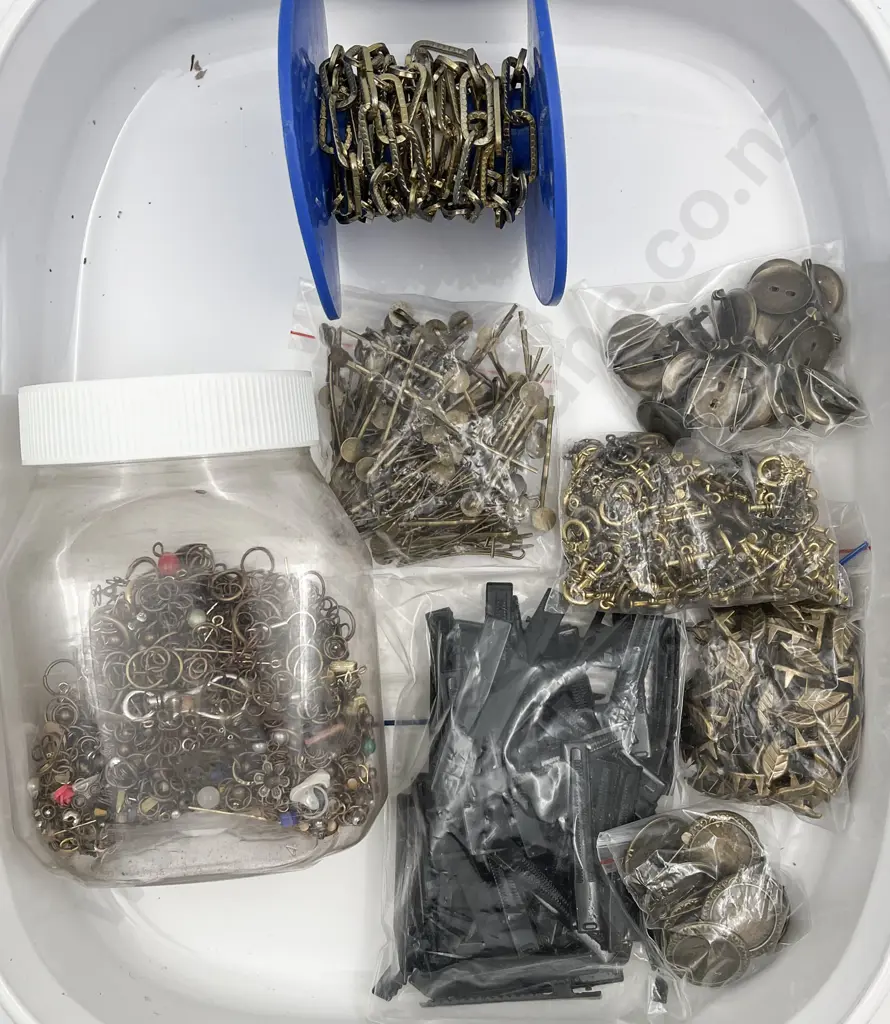 Large Quantity Metal Jewellery Findings & Mounts Image 1++