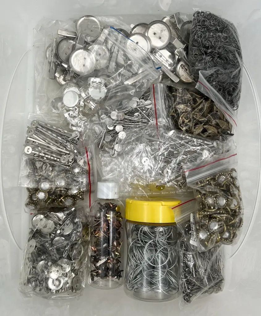 Large Quantity Metal Jewellery Findings & Mounts Image 1++