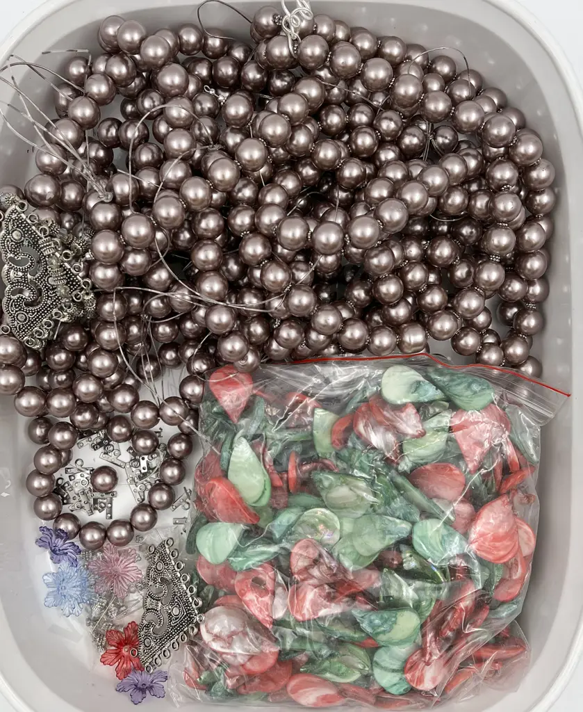 Bulk Quantity Large Faux Pearl Beads Image 1++
