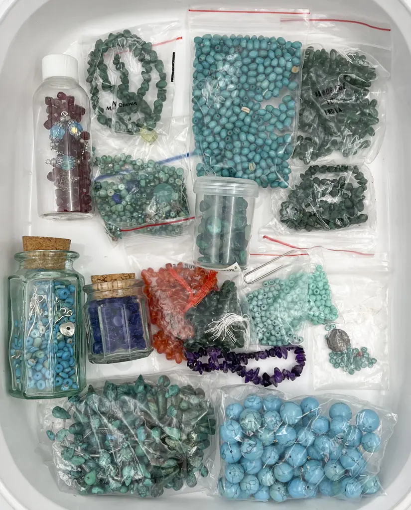 Mixed Lot Hardstone & Other Beads Image 1++