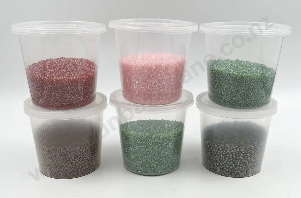 Quantity Mixed Seed Beads Image 1++