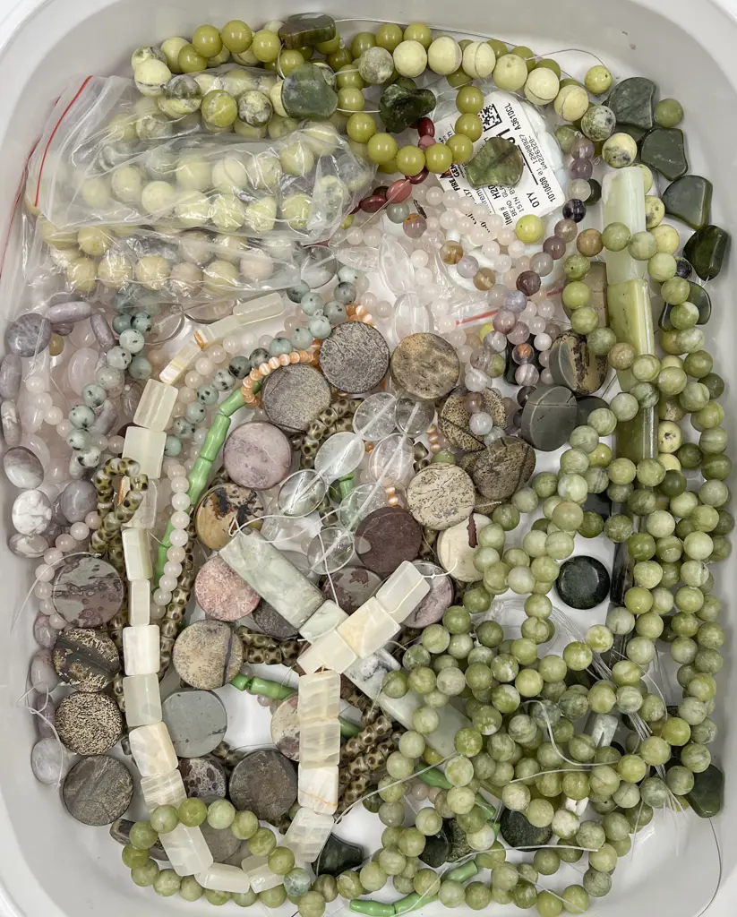 Mixed Selection Mainly Hardstone Beads Image 1++