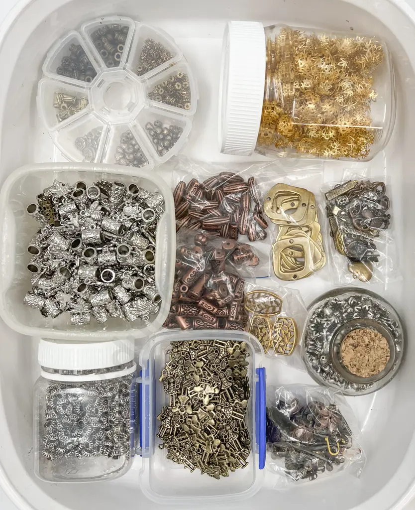 Quantity Jewellery Metal Mounts Beads & Findings Image 1++