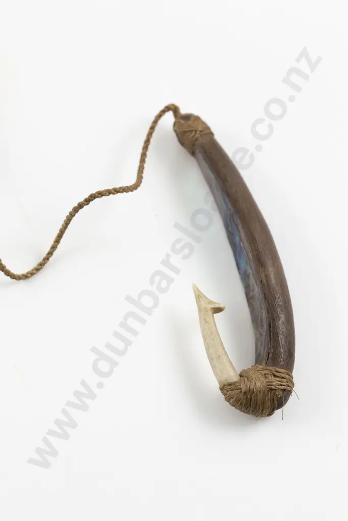 A  19th Century  Pa Kahawai (Trolling Fish Hook) Image 1++