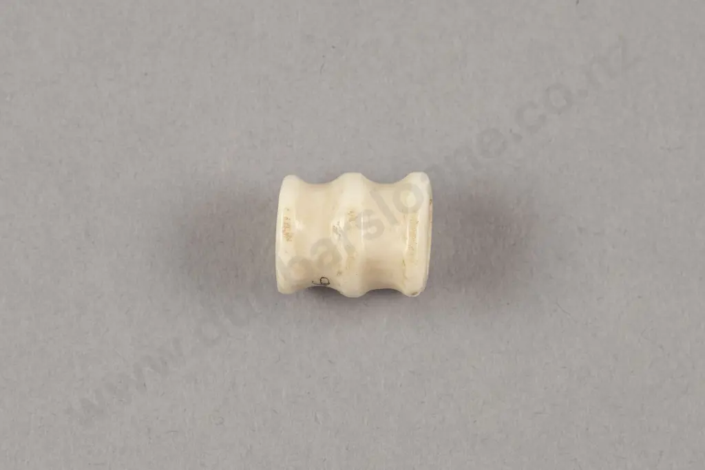 A Rare Moa Hunter Bone Reel (Pendant) Image 1++