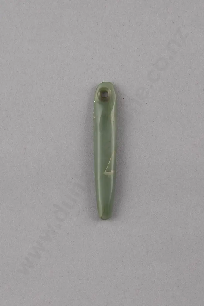 Pounamu Kuru (Ear Pendant) Image 1++