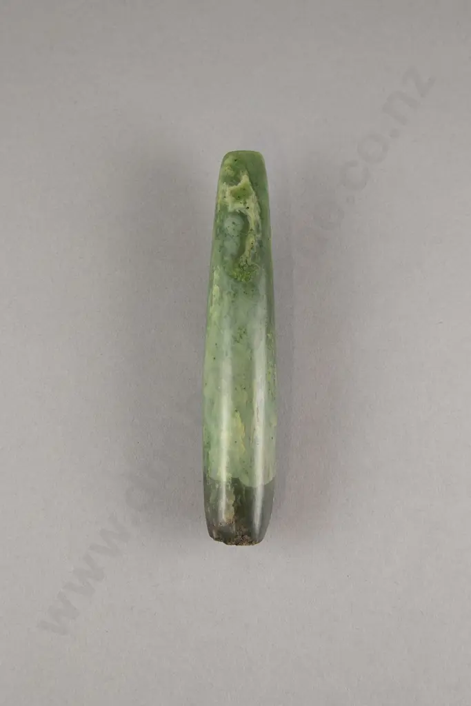 A Pre-European Pounamu Whao (Chisel) Image 1++