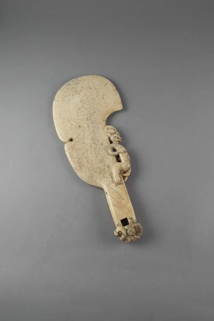 A Wahaika Paraoa (Whalebone hand club) Image 1++