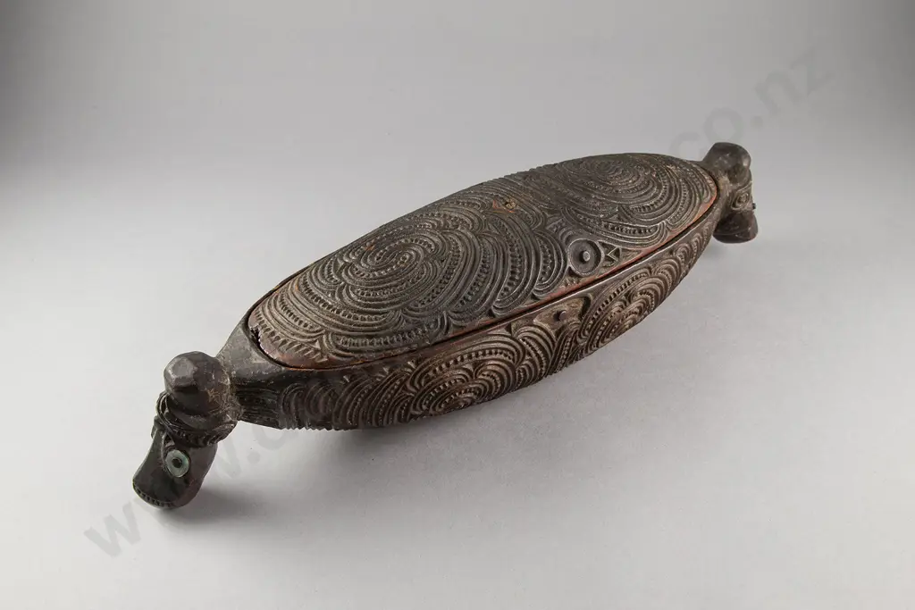 A Good 19th Century Wakahuia (Treasure Box) Image 1++