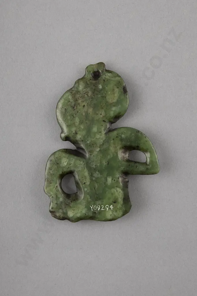 Pre-European Pounamu Hei Tiki Image 1++