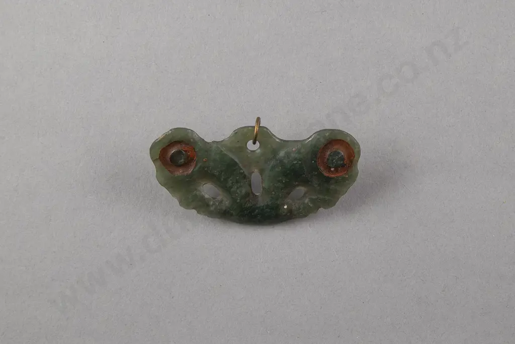 19th Century Pounamu Pekapeka (Pounamu Pendant) Image 1++