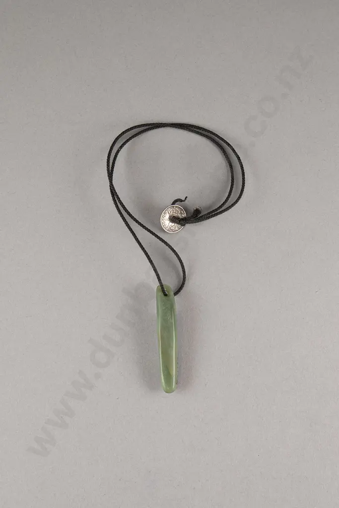 Pounamu Kuru (Pendant) Image 1++