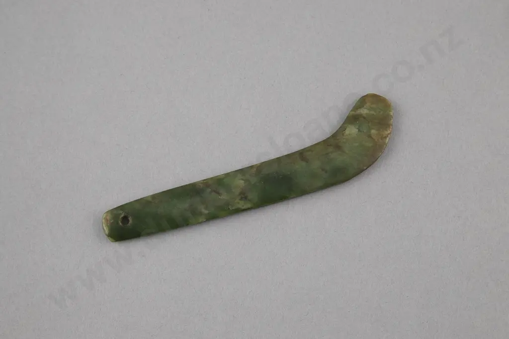 19th Century Kapeu (Curved Ear Pendant) Image 1++