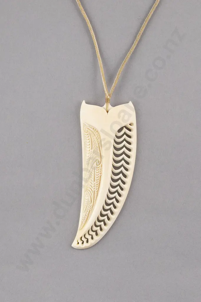 Rangi Kipa Chevron Pendant Image 1++