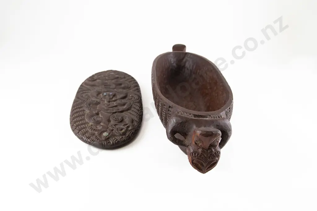 A 20th Century Wakahuia (Treasure Box) Image 1++