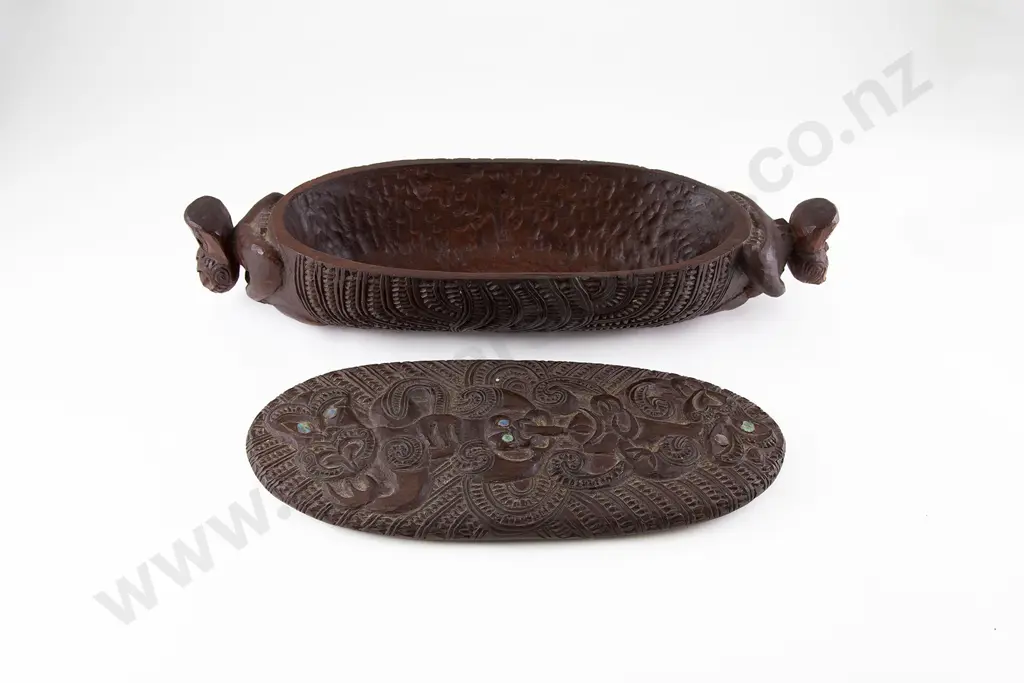 A 20th Century Wakahuia (Treasure Box) Image 1++