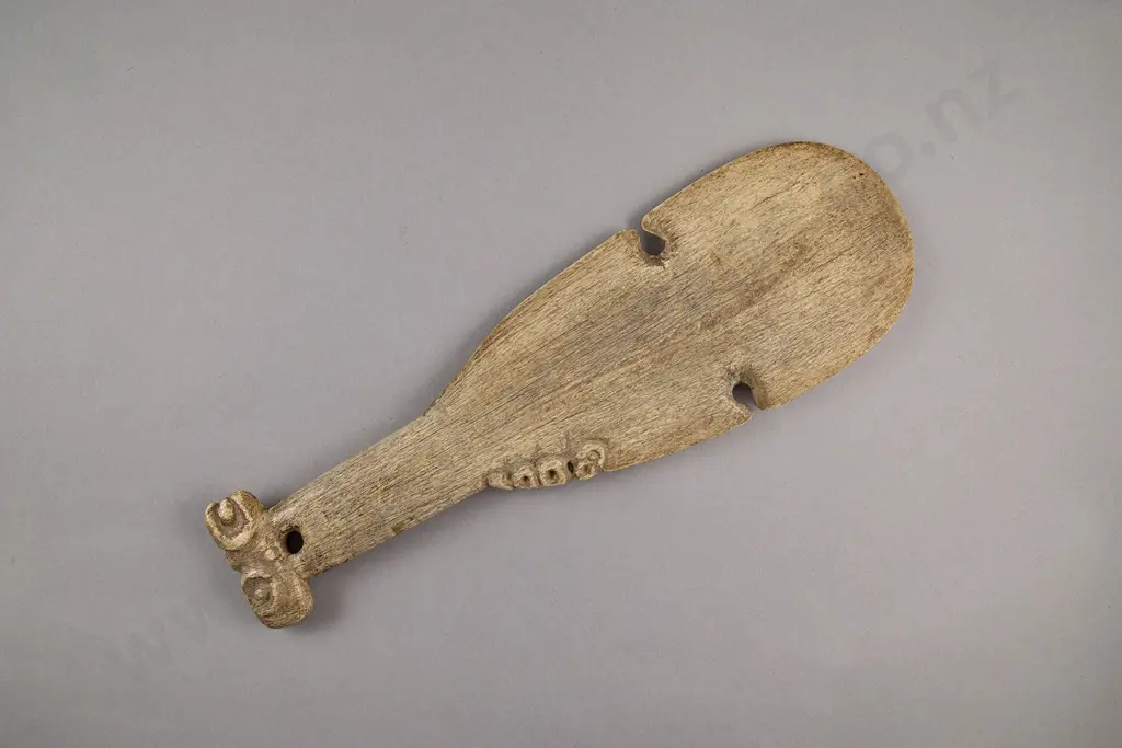 A 19th Century Kotiate Paraoa (Whalebone Hand Club ) Image 1++