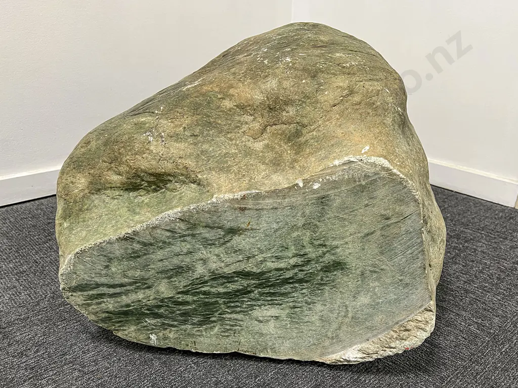 Large Pounamu Bolder Image 1++