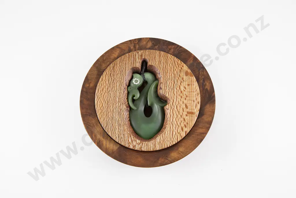 Scott Parker Pounamu Manaia Pendant Image 1++