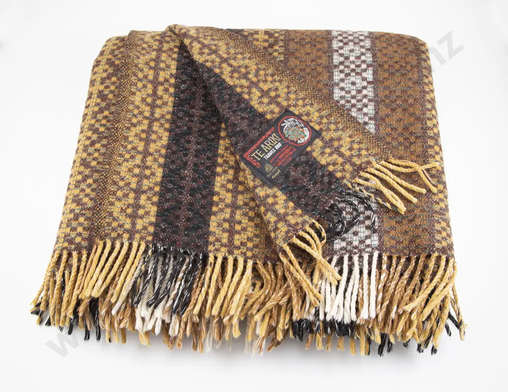 Te Ariki Wool Travel Rug Image 1++