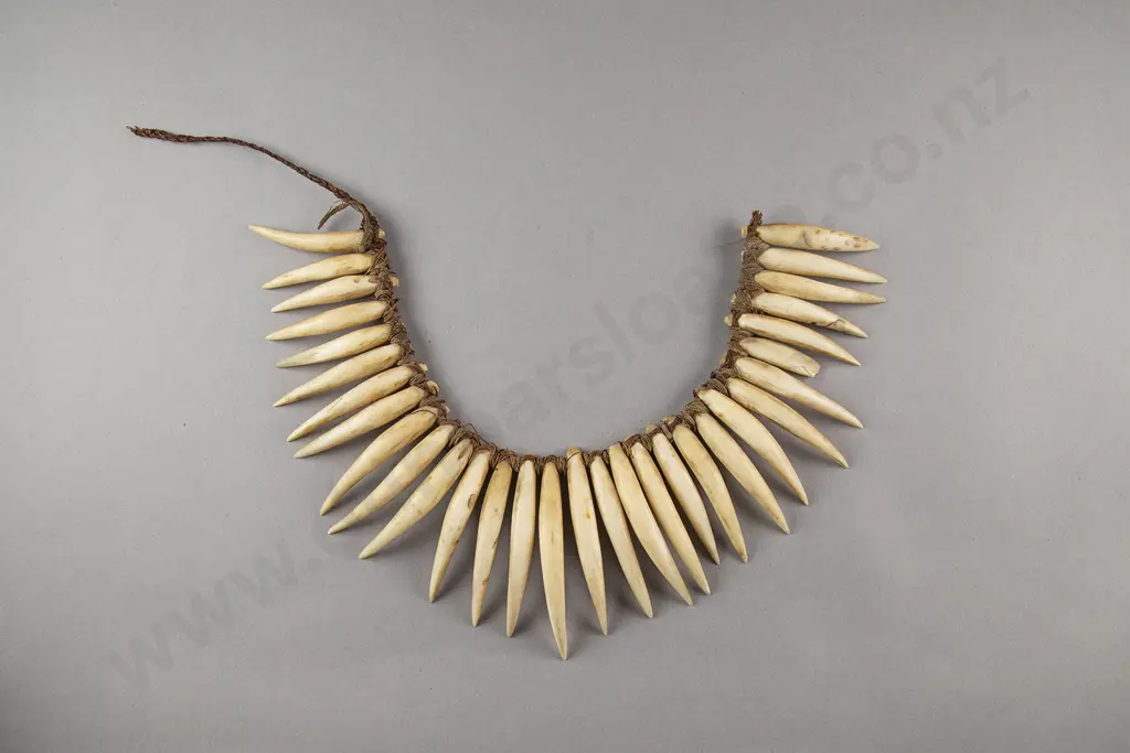A Fine Fijian Wasekaseka Whale Tooth Necklace Image 1++