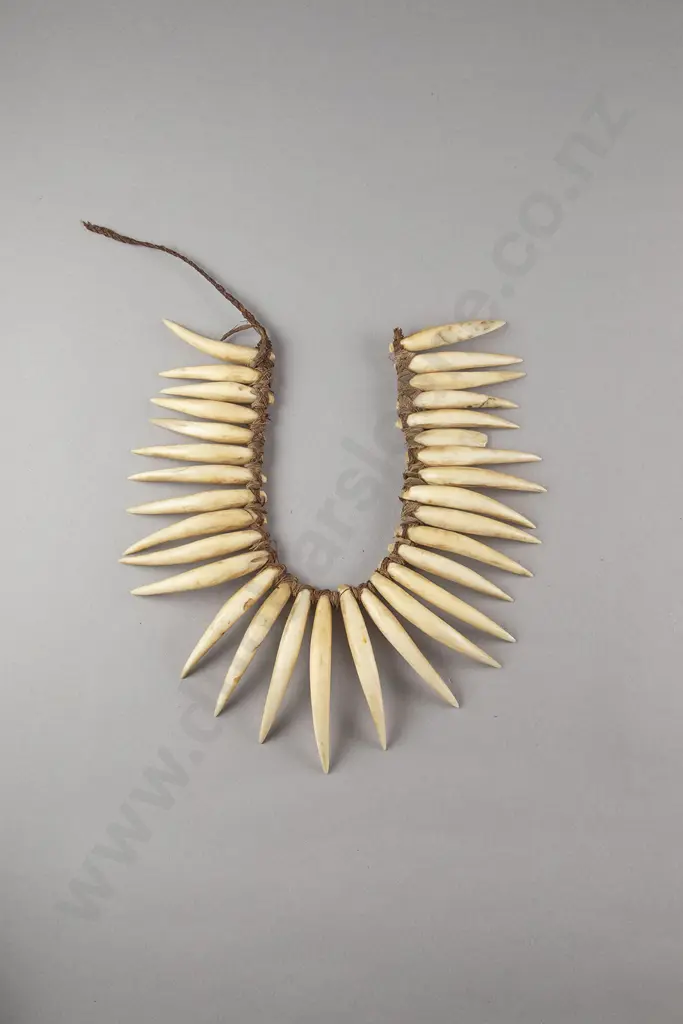A Fine Fijian Wasekaseka Whale Tooth Necklace Image 1++