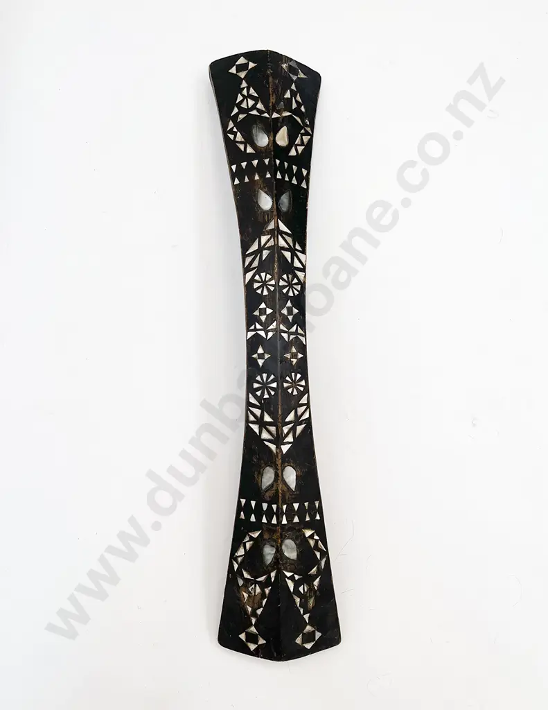 A Solomon Island Dancing Shield Image 1++