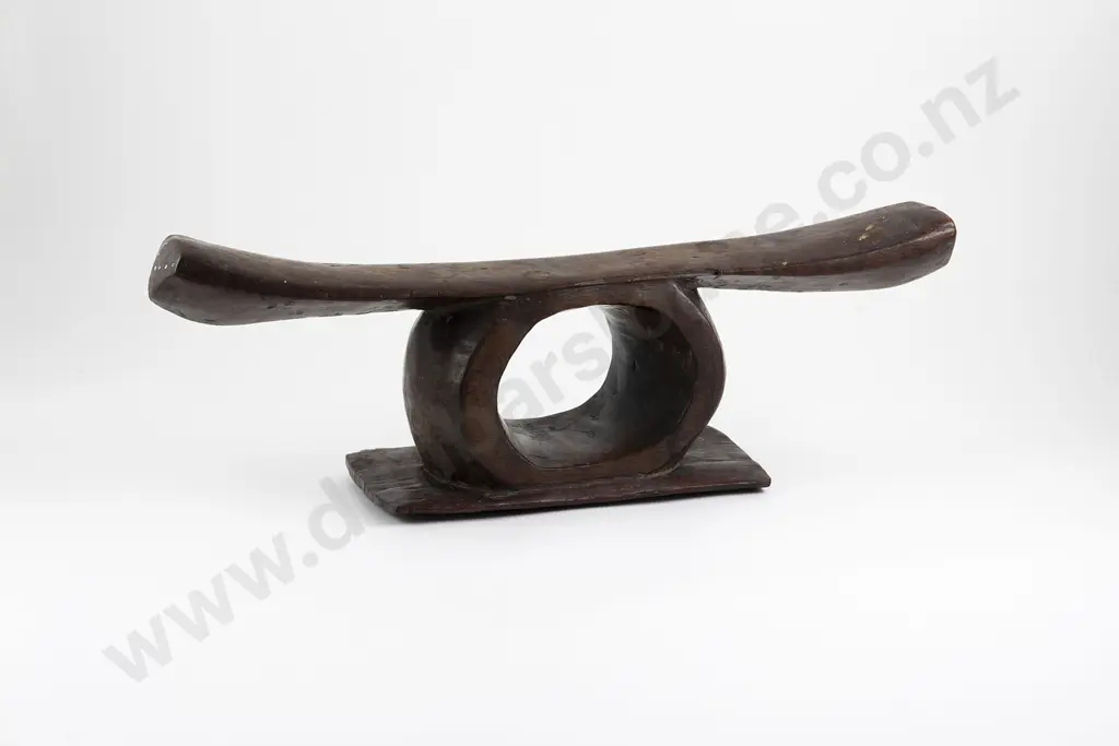 A 19th century Fijian Chief's Headrest (Kali) Image 1++
