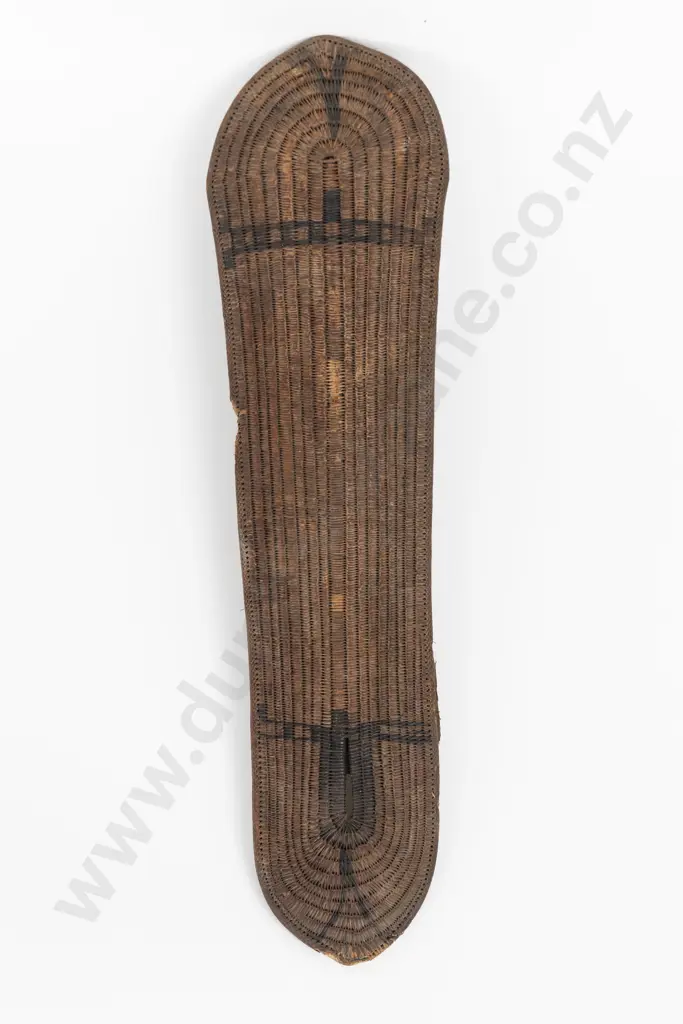 A Rare Solomon Islands War Shield With Frigate Bird Motif Image 1++