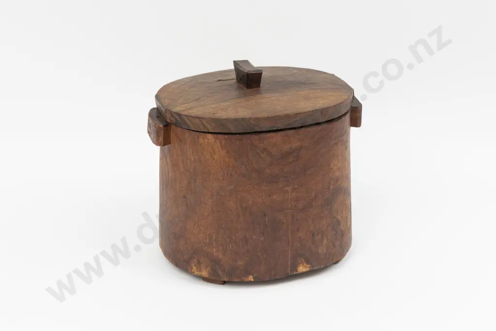 Large and Impressive Tokelau Tackle Box (Taluma) Image 1++