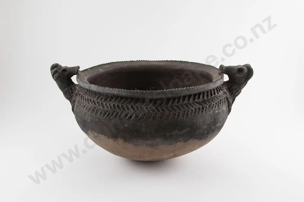 Papua New Guinea blackened Pottery Bowl Image 1++