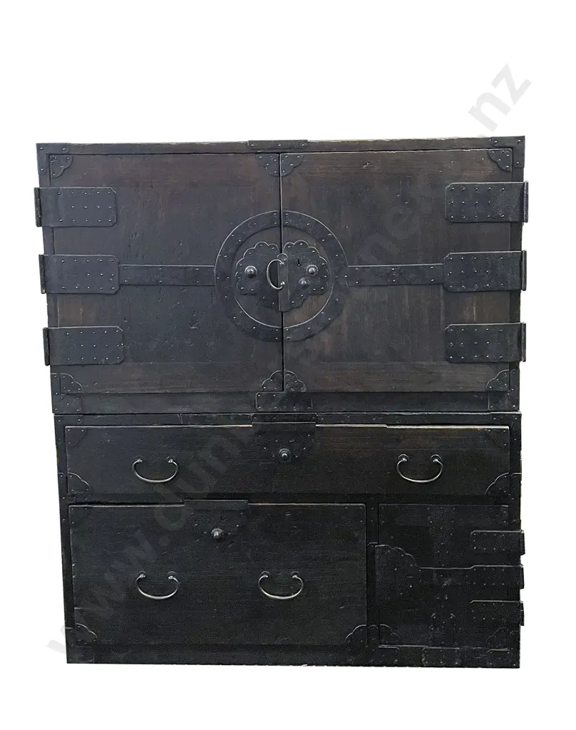 A Japanese  Meiji Period Tansu Image 1++
