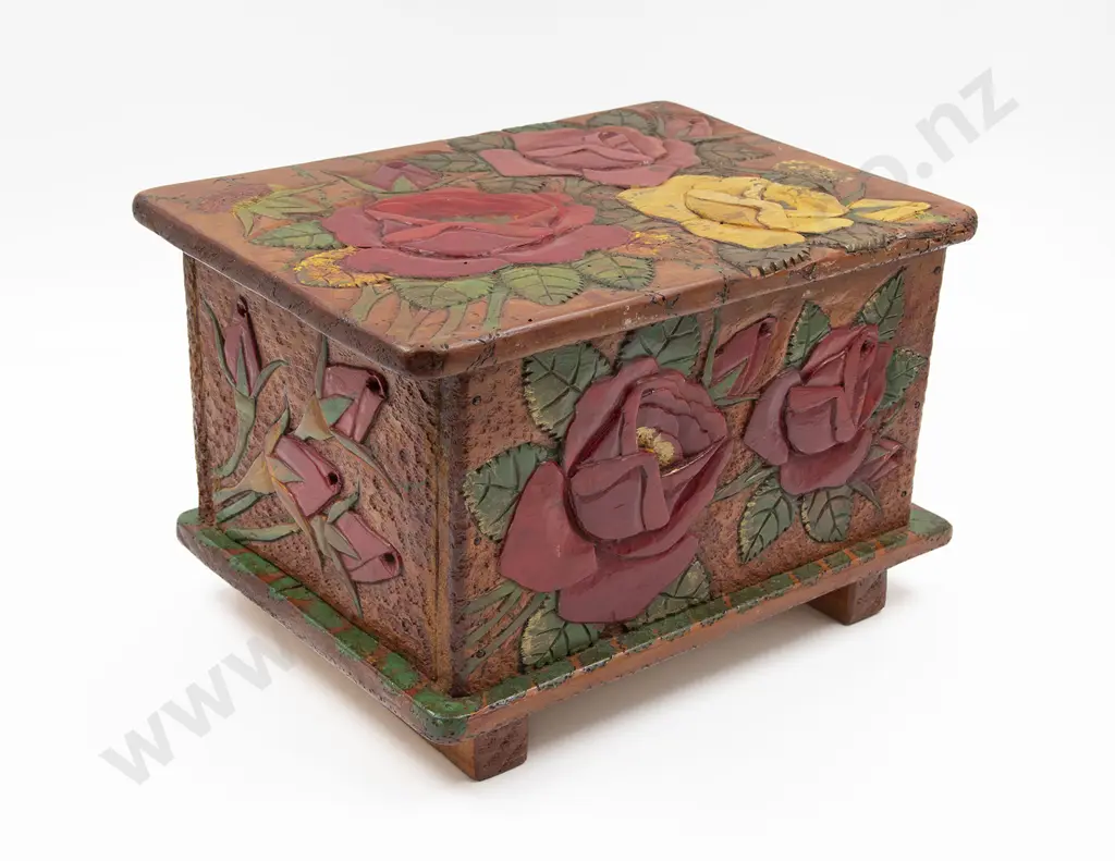 Jane Brenkley Carved box Image 1++
