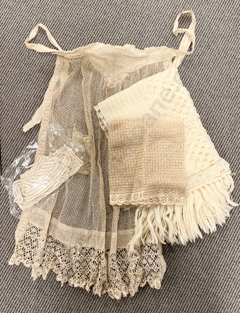 Antique Lace Apron and Selection of Assorted Image 1++