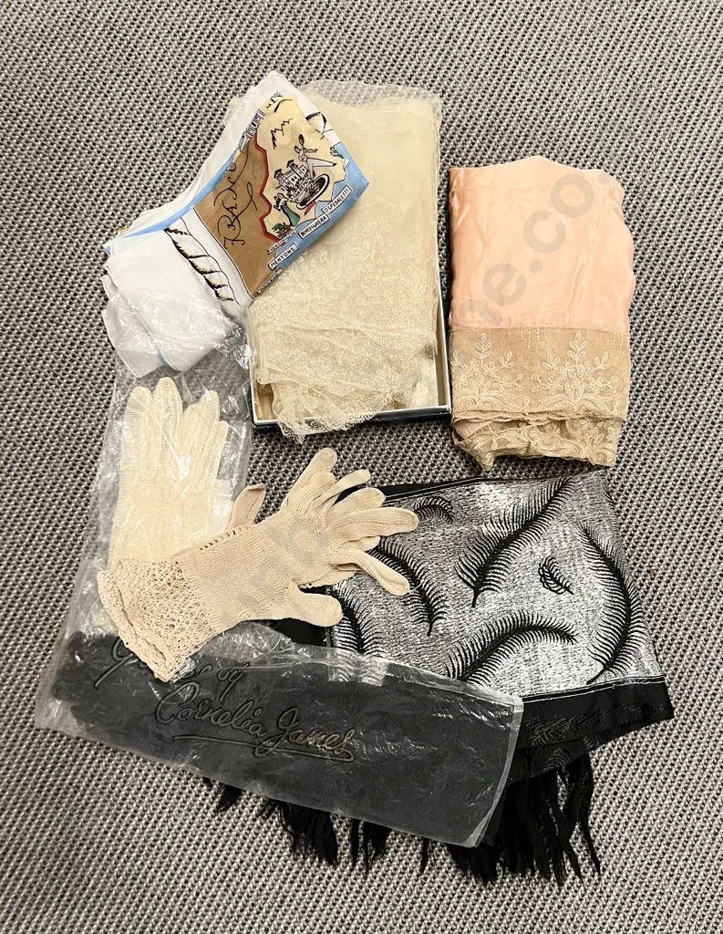 Selection of Vintage Gloves and Scarf and Various Image 1++