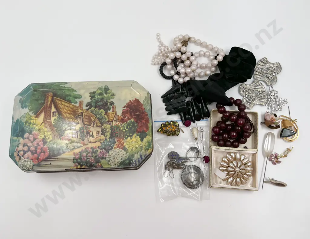 Selection of Jewellery and Assorted Image 1++