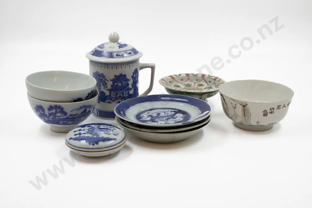 Small Quantity of Asian Blue and White Image 1++