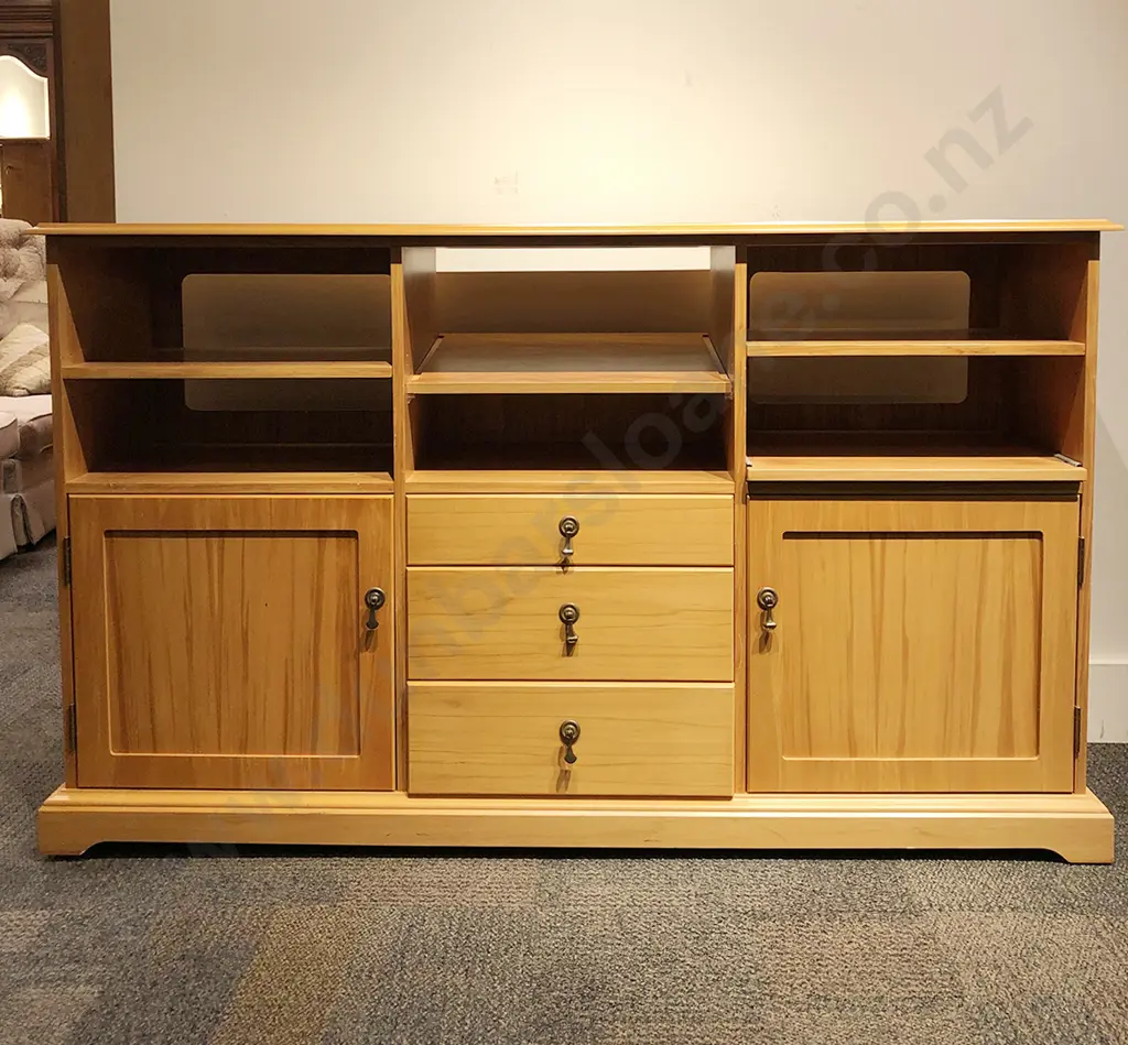 Modern Recycled Rimu Sideboard Image 1++