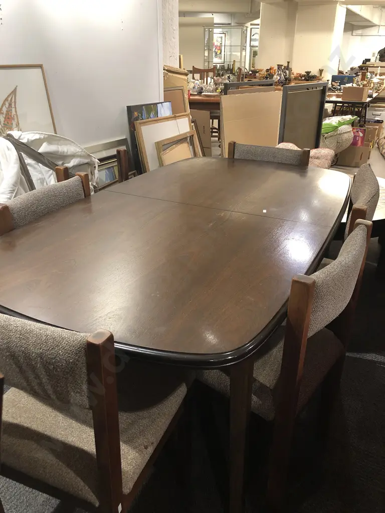 Extension Dining Table with Four Chairs Image 1++