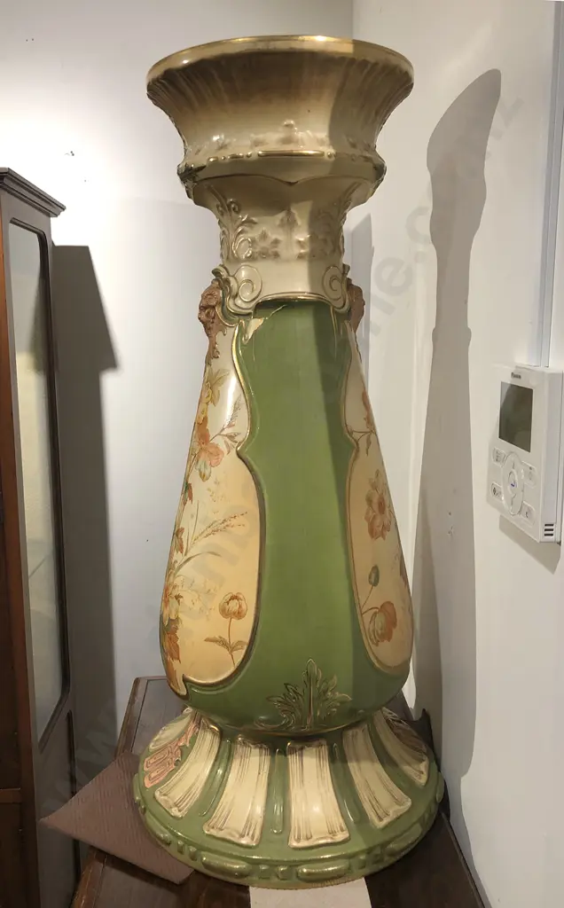 Decorative Ceramic Plant Stand (AF) Image 1++