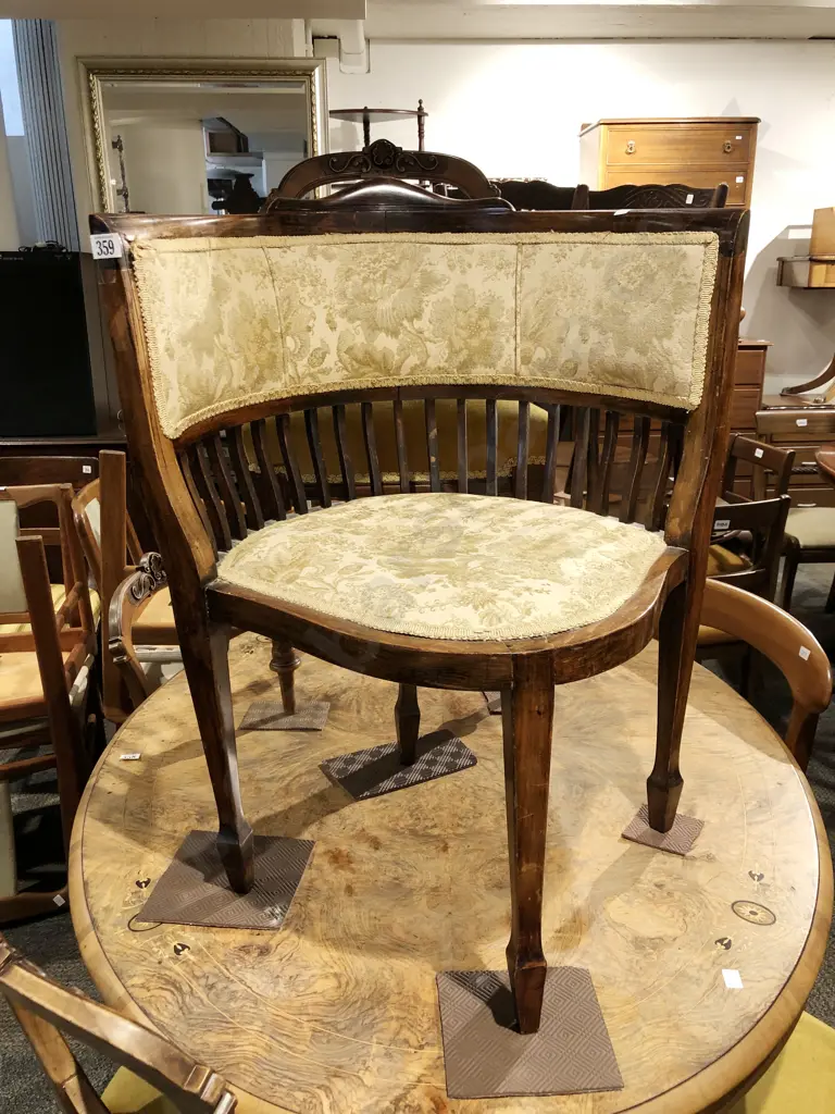 Victorian Corner Tub Chair Image 1++
