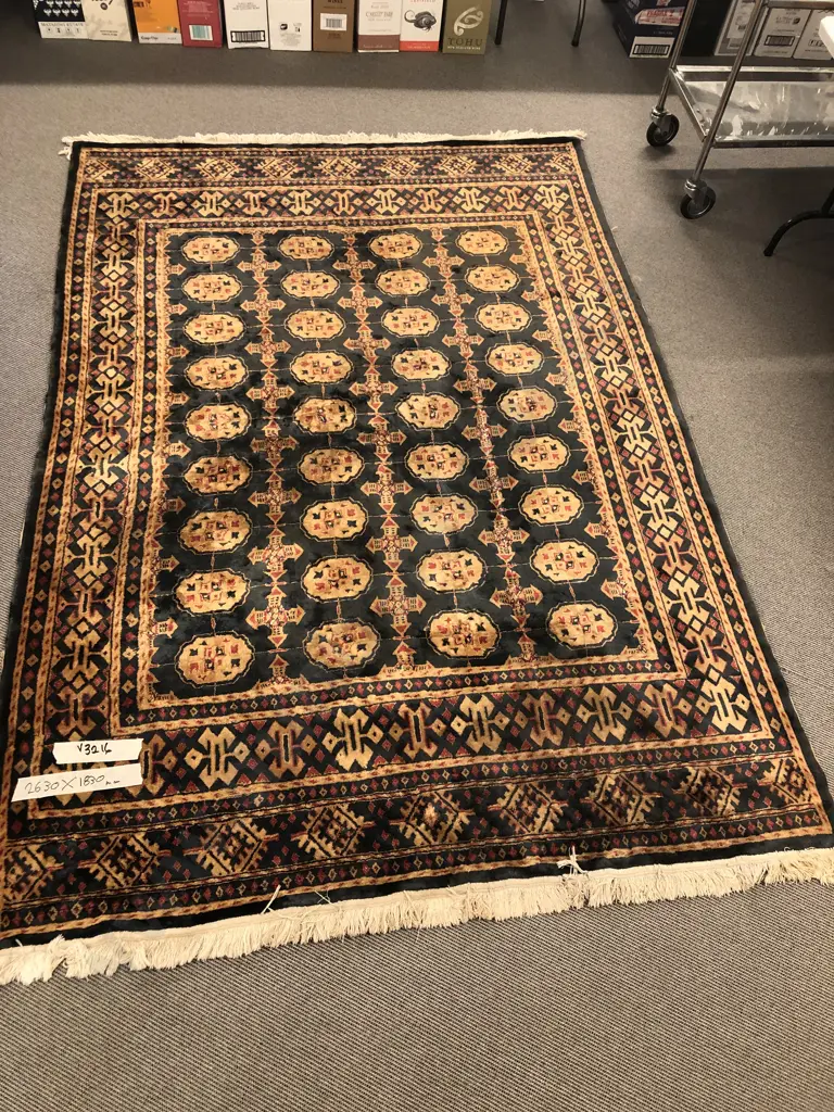 Large Persian Floor Rug Image 1++