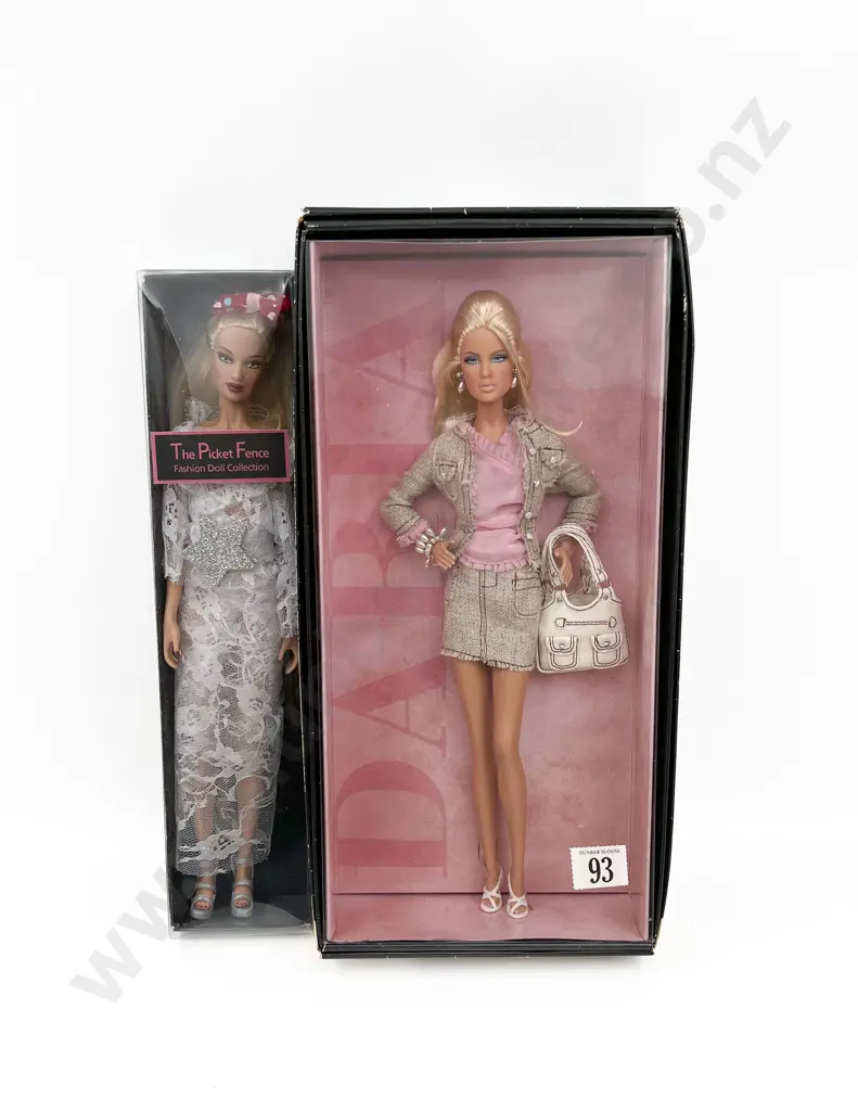 2005 Model of the Moment Daria Shopping Queen Barbie and the Picket Fence Fashion Doll Collection Doll Image 1++