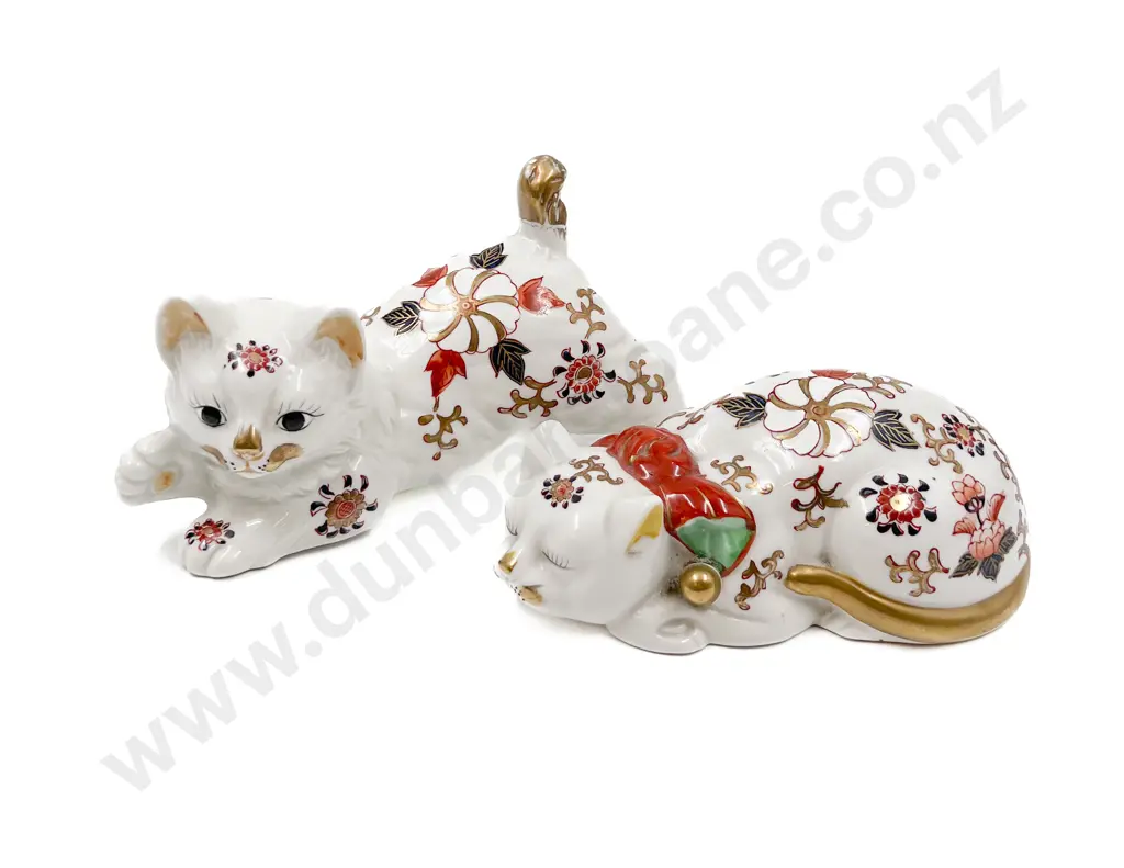 Two Ceramic Imari Pattern Cat Ornaments Image 1++