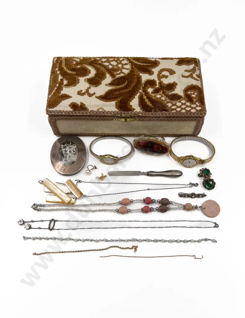 Jewelry Box with Assorted Jewelry and S/S Incl. Ladies Watches with Earrings and Rings Etc. Image 1++