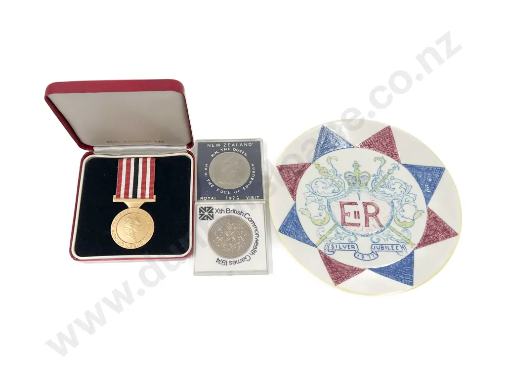 Three NZ Commemorative Coins Image 1++