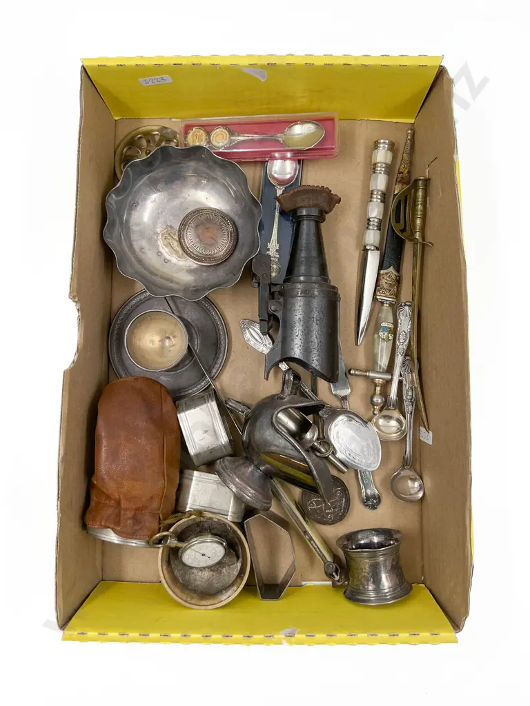 Small Quantity of Assorted Metalware Incl. Decorative Swords and Napkin Rings Etc. Image 1++